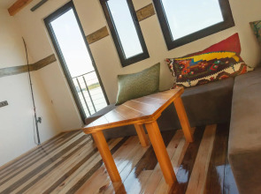 ArkaBarka Floating Hostel and Apartments