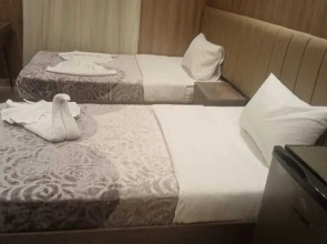 Rotana Palace Suites