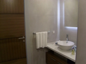 Marine Suites and Spa