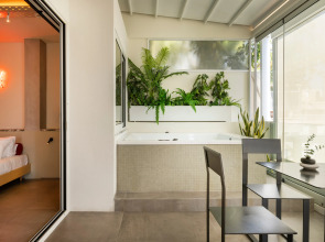 The Newel Metaxourgeio