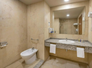 Отель Las Palmeras Affiliated by FERGUS 