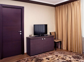 Отель Горняк