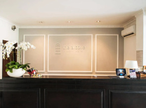 The Alcove Library Hotel