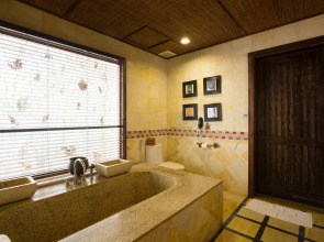 Diamond Bay Resort and Spa