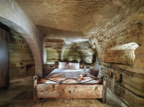 Azalea Terrace Cave Hotel