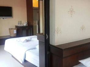 Отель Rayaburi Hotel Patong