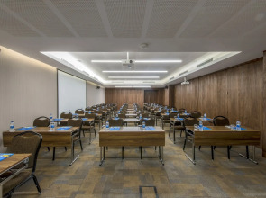 Le Bleu Hotel & Resort