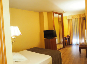 Hotel Ele Puente Romano