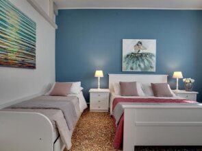 Accademia Opera Deluxe