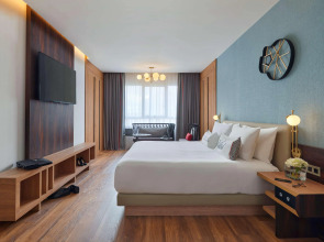 Отель Hyatt Centric Gran Via Madrid