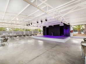 FERGUS Style Bahamas