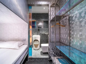 Diamond Capsule Hotel Amsterdam South