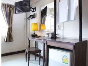 Rambuttri Village Inn & Plaza