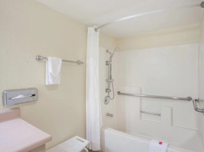 Capri Suites Anaheim