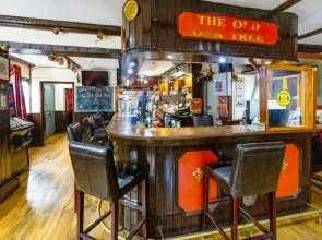 Old Oak Tree Inn