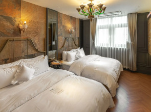 February Hotel The Signature Dongseongro