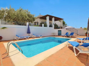 1003 Villa Cornocalejo