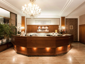 Centro National Frankfurt, Trademark Collection by Wyndham