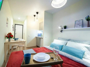 Диван и чемодан на улице Сибиряков-Гвардейцев