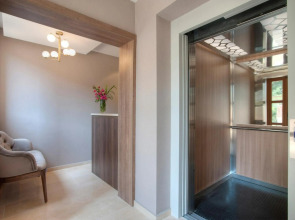 Отель Twelve by Aycon