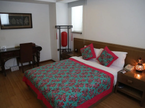 Shichahai Shadow Art Performance Hotel