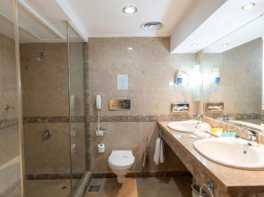 Aracan Eatabe Luxor Hotel