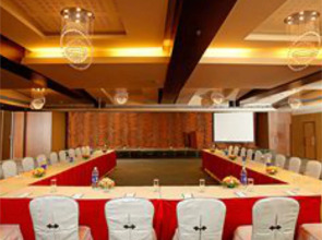 Flora Airport Hotel and Convention Centre Kochi