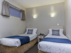 166 Majestic Court Motel