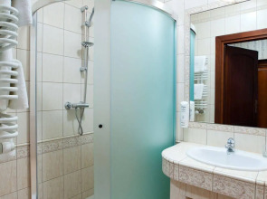 Hotel Dworek Tryumf Dąbrowscy Spółka Jawna