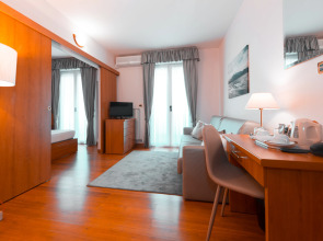 Отель Loano 2 Village