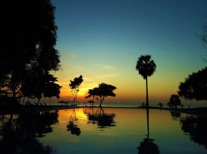 Trinco Blu by Cinnamon