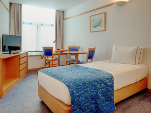 VIP Executive Eden Aparthotel