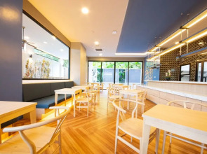 Golden Paradise Hotel