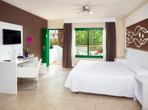 Playaolid Suites & Apartments