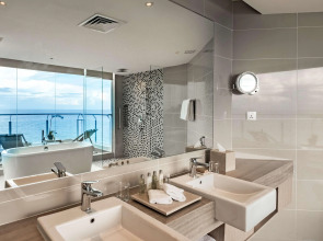 DoubleTree Resort by Hilton Hotel Penang