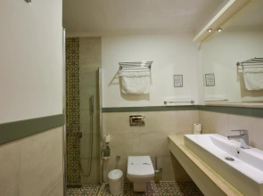 Sea Breeze Hotel & Apartments