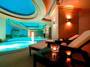 Magnum Hotel & Suites West Bay