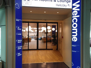 Air Rooms Rome Airport by HelloSky