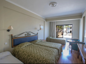 Tsokkos Gardens Hotel & Apartments