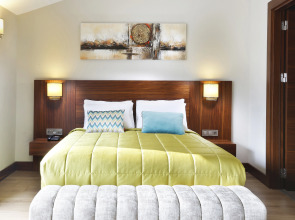 The White Orient Hotel