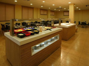 Pins Platja Apartments