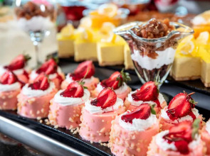 Charisma De Luxe Hotel