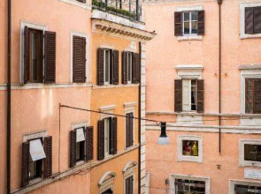 A World Aparts - Frattina Royal