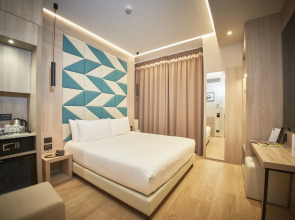 Отель IH Milano Ambasciatori