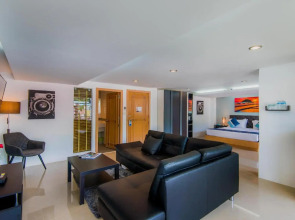 Hallo Patong Hotel & Restaurant