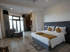 Randiya Sea View Hotel