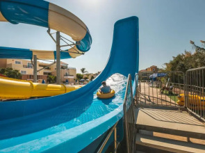 Отель Chrispy Waterpark Resort