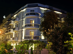 Отель Sovrana & Re Aqva SPA