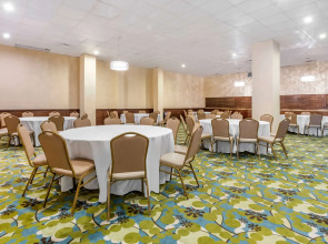 Ramada Plaza by Wyndham Marco Polo Beach Resort