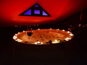 El Nazar Stone Suite